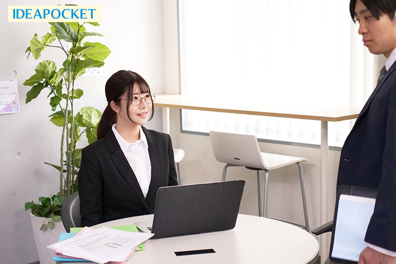 上京したてで友達のいない後輩社員と酔った勢いでお泊りすることに… 脱がせたら予想外のスリム巨乳で興奮しっぱなしの僕は一晩中ハメまくった 坂井美桜 - サンプル画像 - 2