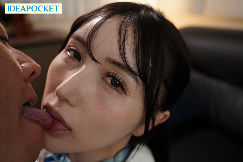 フライト後の滞在先で変態脚フェチ機長と汗だくベロキス性交に溺れる美脚パンストCA 藤咲まい - サンプル画像 - 7