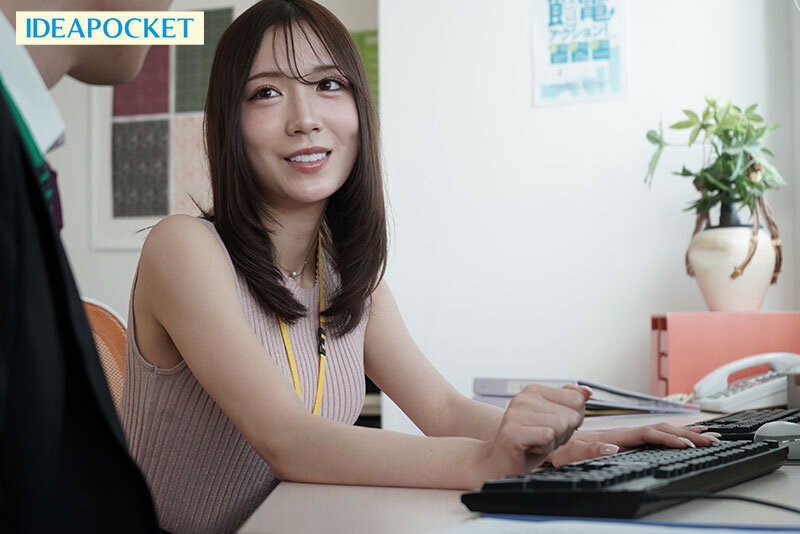 出張先で先輩バリキャリ女子OLと相部屋に…ほんわか癒し系で艶のある色気にフル勃起した童貞の僕を受け入れてくれた優しさに甘えて朝まで暴走むしゃぶりつき性交 篠崎沙帆 - サンプル画像 - 1