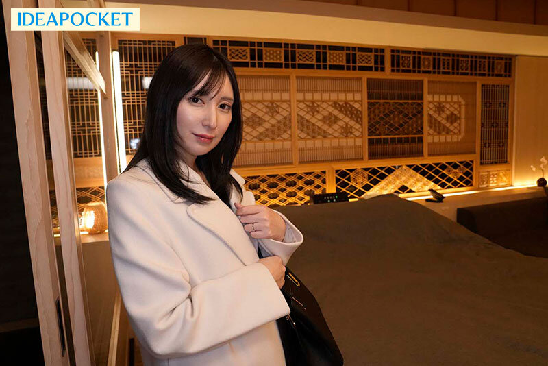 最近元気がないパート先の人妻「仲村さん」を気分転換がてらドライブデートに誘ったらセックスレスと夫の浮気を打ち明けられホテルで一晩中、愛し続けてあげたら「オンナとしての悦び」を改めて知り僕なしでは生きられないカラダになってしまった。 仲村みう - サンプル画像 - 2