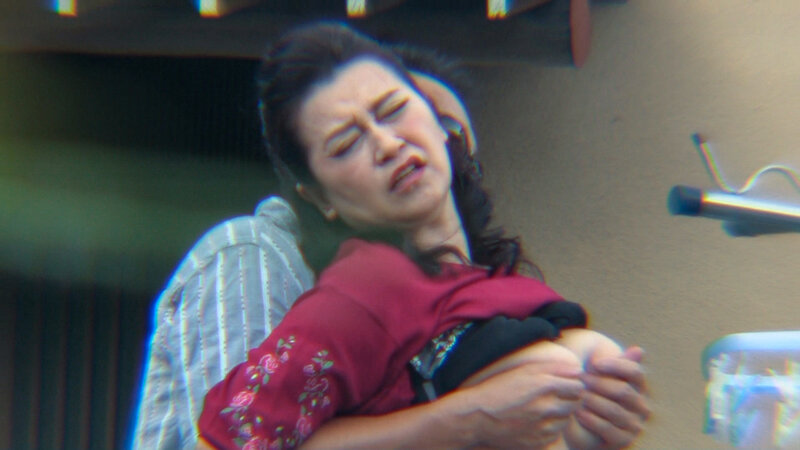 背後から熟乳人妻レ○プ - サンプル画像 - 13