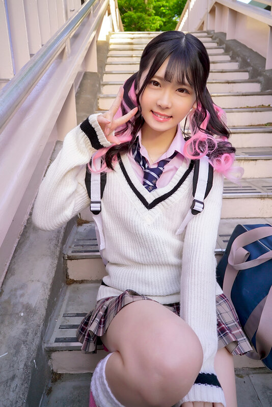 トー横界隈ドチャ潮絶倫J系あかりちゃん お腹ペコペコ家出娘は宿主無視してセフレ呼んで精子10発搾取 皆瀬あかり - サンプル画像 - 1