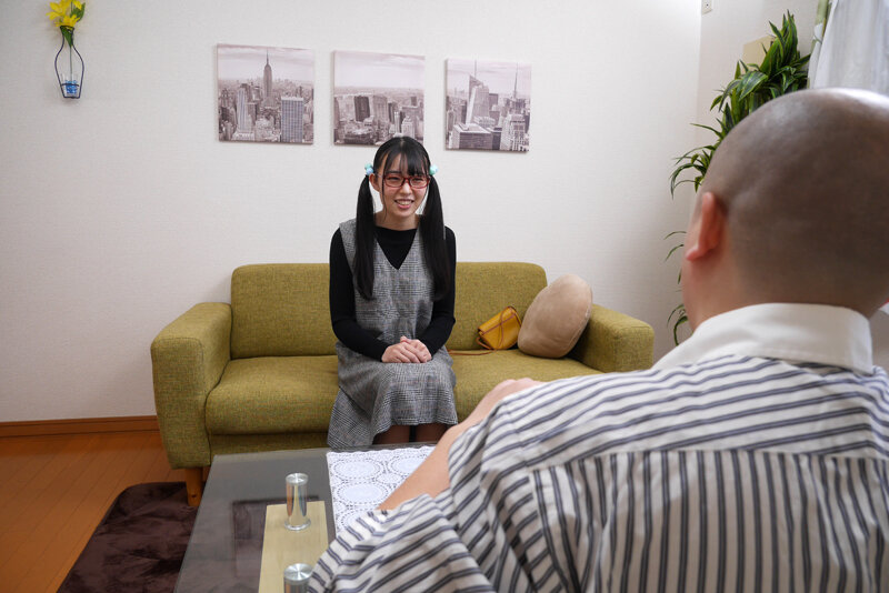 地味で不気味な笑い声のメガネ女子○生 大量潮吹きと共に理性崩壊してオジサンのチ○ポ無しじゃ生きられない身体になりましたwww - サンプル画像 - 1