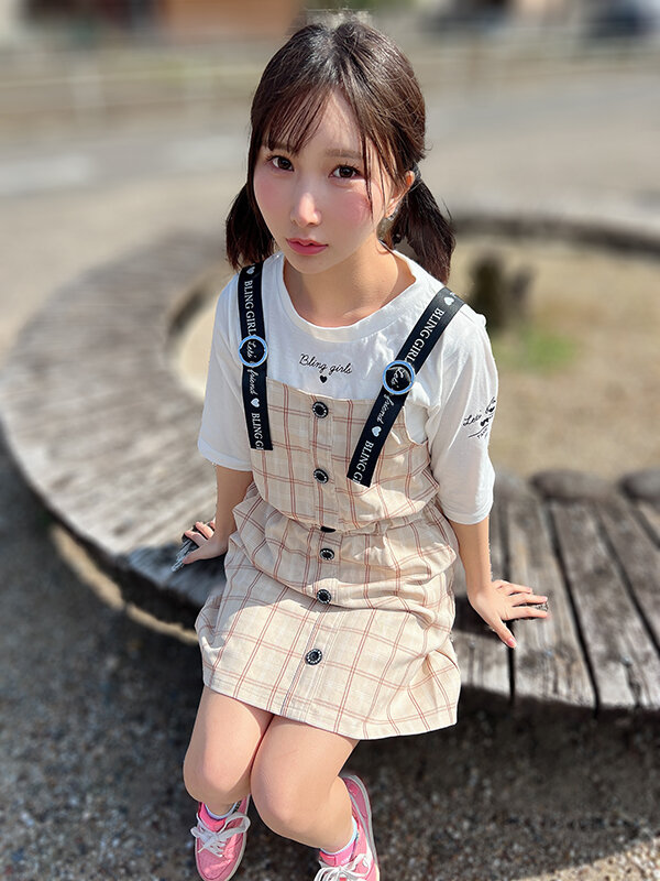 おじさんといっしょ。ママと喧嘩した家出○女が変態おやじの脈打つ肉棒に飼い慣らされるまでの記録 由良かな - サンプル画像 - 1