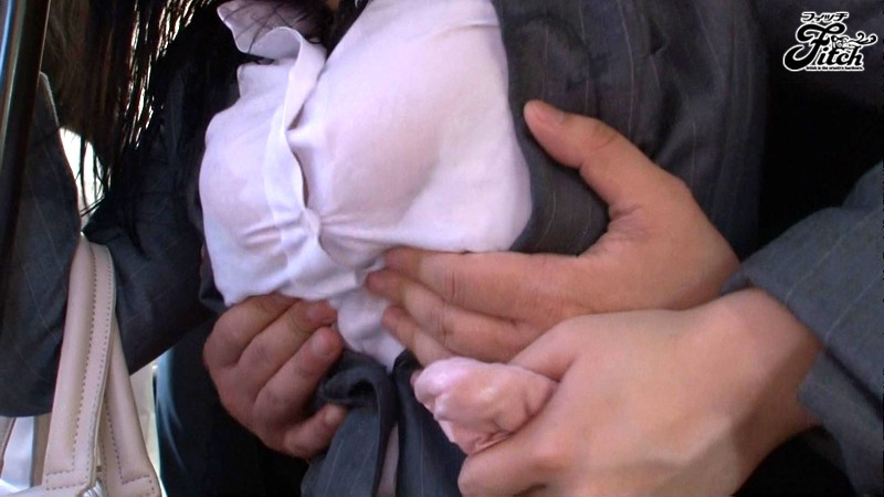 爆乳ハミ出し痴●～公然羞恥に濡れた肉感バスガイド～ 塚田詩織 - サンプル画像 - 1