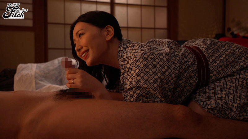 修学旅行で爆乳の人妻女教師にねっとり調教され生バイブにされた僕 佐山愛 - サンプル画像 - 12