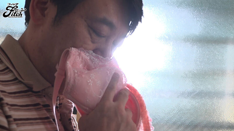 妻が帰省した暑い夏の7日間、俺になつかない発育しきった連れ子を『お父さん大好き』と言うまで巨乳を揺らし汗だくでヤリ狂った性交記録 櫻茉日 - サンプル画像 - 3