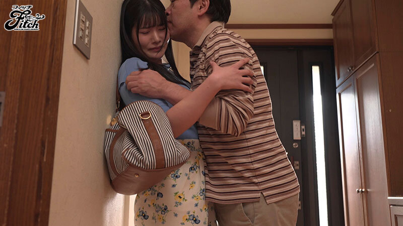 妻が帰省した暑い夏の7日間、俺になつかない発育しきった連れ子を『お父さん大好き』と言うまで巨乳を揺らし汗だくでヤリ狂った性交記録 櫻茉日 - サンプル画像 - 4