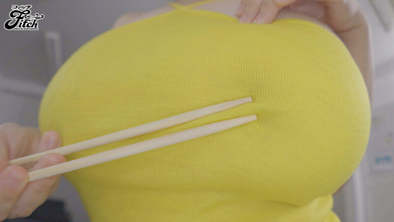 ドエロい姿で男を漁りまくる超絶Kカップ肉食配達員の潮吹き絶頂フードデリバリーSEX！ 優月まりな - サンプル画像 - 2