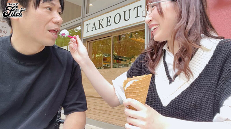 脱がせたら凄かった！会社の後輩の加奈ちゃんはオホ声でイキまくる僕のチ○ポに従順な変態地味巨乳 日下部加奈 - サンプル画像 - 1