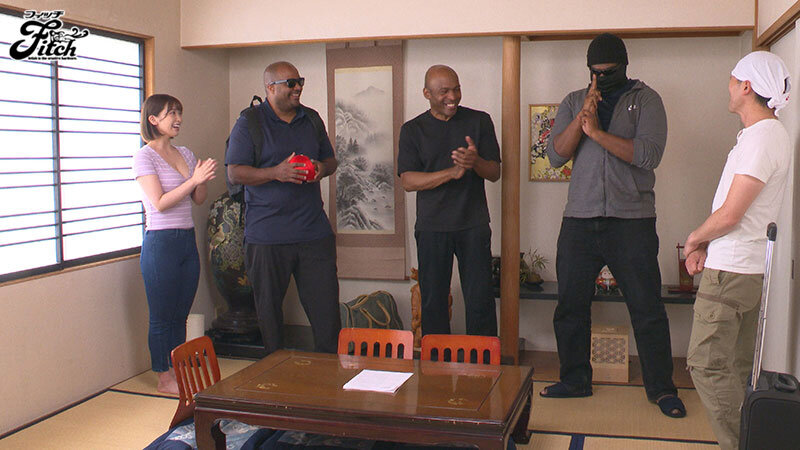 円安NTR 妻を巨根の黒人旅行客に取られた話 美園和花 - サンプル画像 - 2