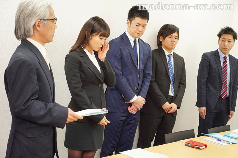 専務の愛人と噂されている、派遣の女性との研修旅行を命じられました。 大島優香 - サンプル画像 - 2