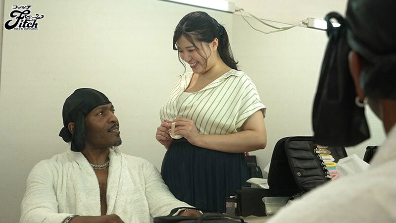 黒人解禁！！黒人巨根アーティストNTR ライトに映る衝撃のデカマラに身も心も奪われた豊満爆乳妻 武田怜香 - サンプル画像 - 3