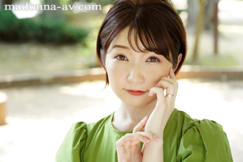 新人 上戸まり 30歳 AV DEBUT 輝く美白、真珠のように煌めくMadonna超新星―。 - サンプル画像 - 3