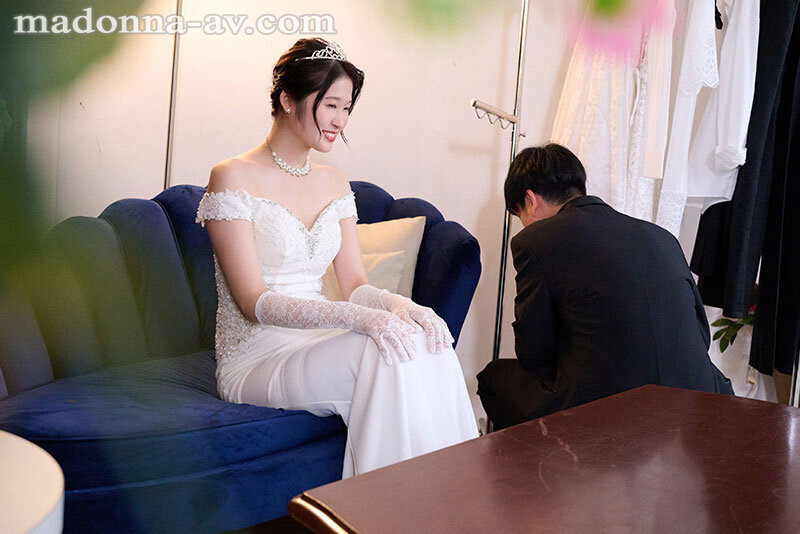 結婚式記録ビデオNTR 人生で一番幸せな瞬間、愛する妻は密かに寝取られていた。 沙月ふみの - サンプル画像 - 6