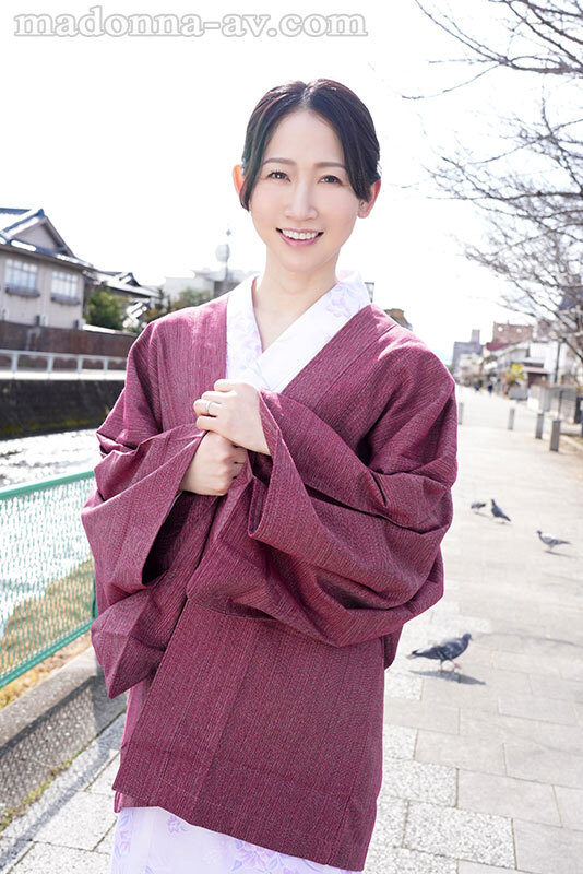 都会の喧騒を離れた旅先で 偶然出会った人妻・かなさんと… ゆきずりの中出し温泉交尾 水戸かな - サンプル画像 - 10