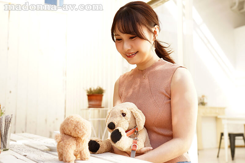 ペットの散歩中、絶対に1 回はナンパされる自然体で色気を振りまく人妻 新人 稲富詩音 35歳 AVデビュー - サンプル画像 - 2