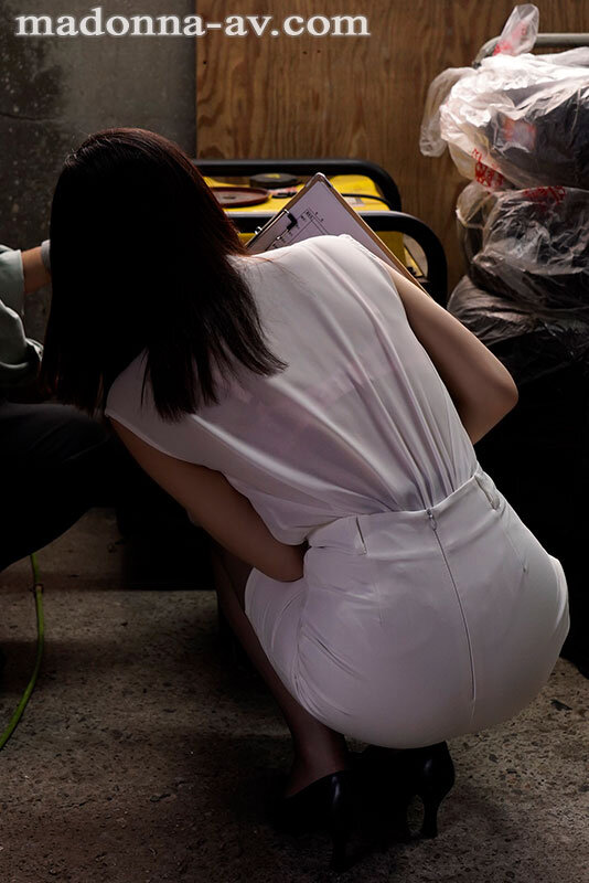 女上司、出張先で恥辱に揺れる中出し電車痴● 吉澤友貴 - サンプル画像 - 2