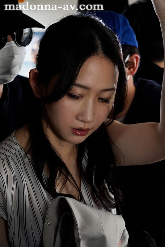 女上司、出張先で恥辱に揺れる中出し電車痴● 水戸かな - サンプル画像 - 2