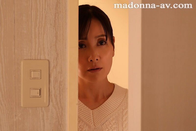 家庭内SM調教に堕ちた私―。～娘の家庭教師に痛みと快楽で肉体を躾けられて～ 古東まりこ - サンプル画像 - 1