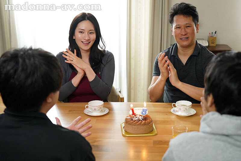 子供2人が巣立った我が家、18年ぶりに夫婦二人きり、狂おしいほど貪り合うセックス。 木村玲衣 - サンプル画像 - 3