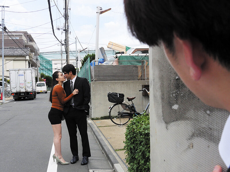 不倫現場を盗撮されて マゾペット巨乳人妻家庭教師 クズ親子の性欲処理に堕ちた奥様先生 浜辺栞帆 - サンプル画像 - 6