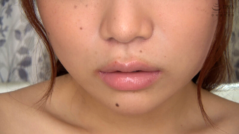 素人娘の全裸図鑑34 今時の女の子11名が恥らいながら脱衣していく様子をじっくり撮影した、変態紳士のためのヘアヌードコレクション - サンプル画像 - 20