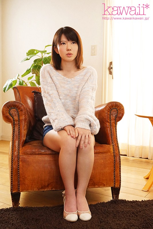 脱いだら凄かった！身長146cmバスト82cm（Fカップ！！）ウエスト53cm 超小柄スレンダーボディの美巨乳ちゃん1回限りのAV出演で中出し懇願 井手口麦 - サンプル画像 - 2