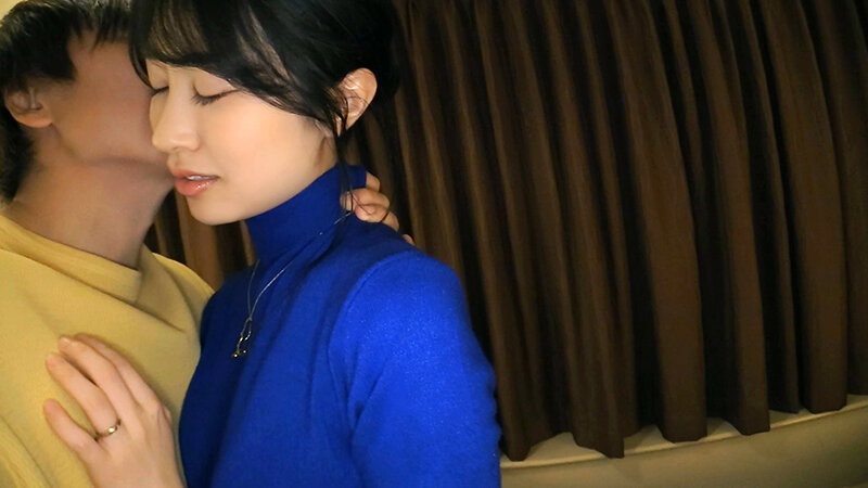 「貴方では気持ち良くなれないから…」淡白な夫とのSEXに不満を持つ美人妻たちが新調したTバックを履いてデカチンに泥●する - サンプル画像 - 17