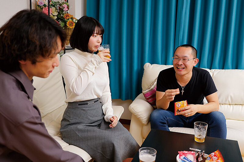 絶倫巨乳妻を持て余した俺は、デカチンの親友に寝取ってもらった！ 九井スナオ - サンプル画像 - 1