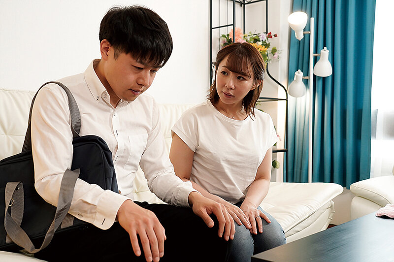 親離れしてほしくない息子に色仕掛けをする淫母 成宮いろは - サンプル画像 - 3