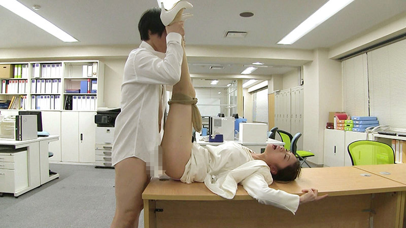 新任秘書の射精業務研修・ぶっかけ！OLスーツ倶楽部22 桐山結羽 - サンプル画像 - 9