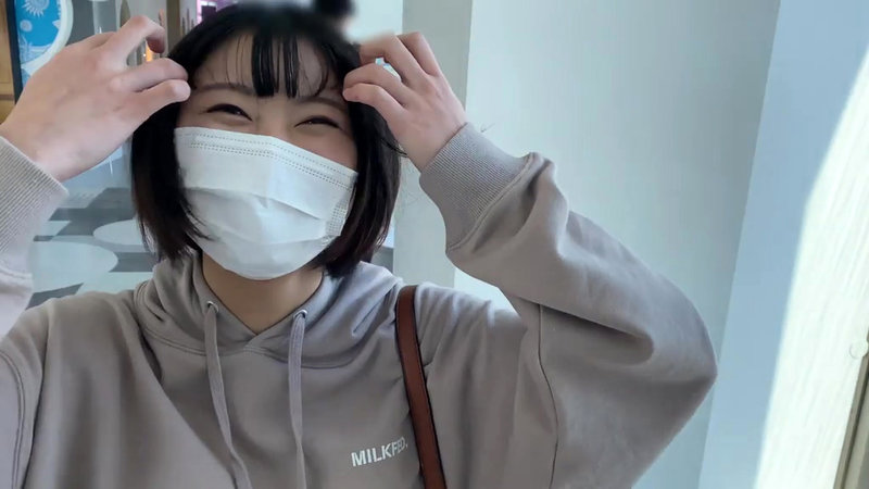 【4K】ばちぼこちゃん。 高感度パイパン潮吹き女子大生 なつ 「わたし…ドMなんじゃなくてセックスが好きなだけなんです」笑顔が素敵な女子大生をめためたにハメ倒してやりました！！ 佐野なつ - サンプル画像 - 1