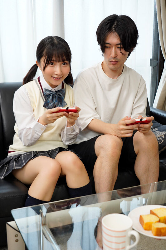 友達の妹が清純そうに見えてクソ生意気なメスガキだった！敬語で「ざこち●ぽですねぇ」と罵られて大人のプライドを打ち砕かれて逆レ搾精されまくった 由良かな - サンプル画像 - 1