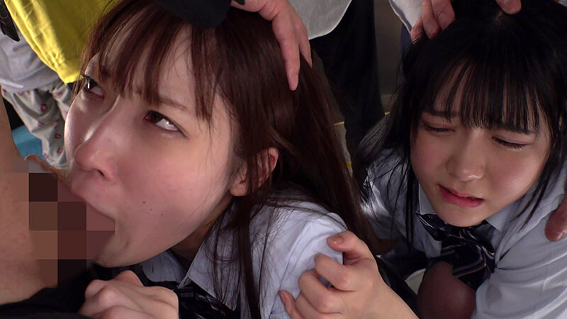 通学電車で敏感乳首痴● 恥ずかしくて声も出せない状況で溢れ出す愛液を止められない気弱な敏感娘 - サンプル画像 - 6