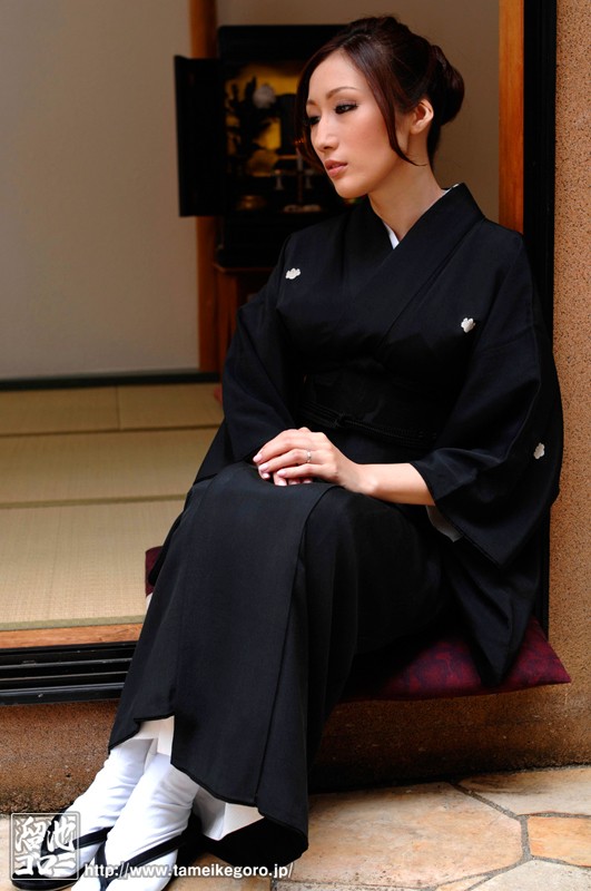 喪服の未亡人 夫亡き後、犯●れ続ける巨乳人妻 JULIA - サンプル画像 - 7