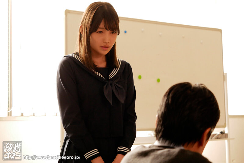 生徒の誘惑に理性を保った俺が、人妻になったその子の色気に負けた12年後の再会 岬さくら - サンプル画像 - 1