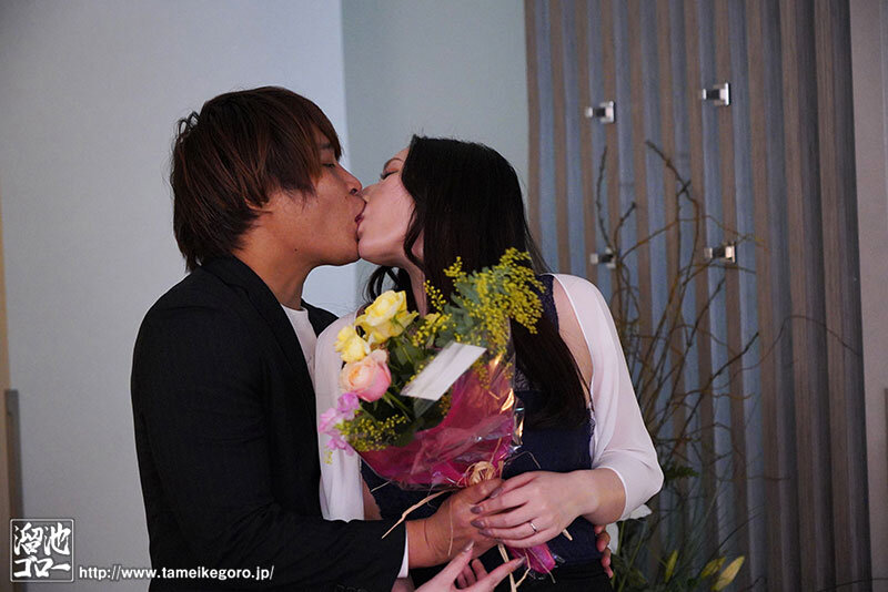 1年間のセックスレスと1ヵ月間の禁欲を経てー。妻と結婚記念日に無茶苦茶燃えるようなSEXをした。 佐山愛 - サンプル画像 - 1