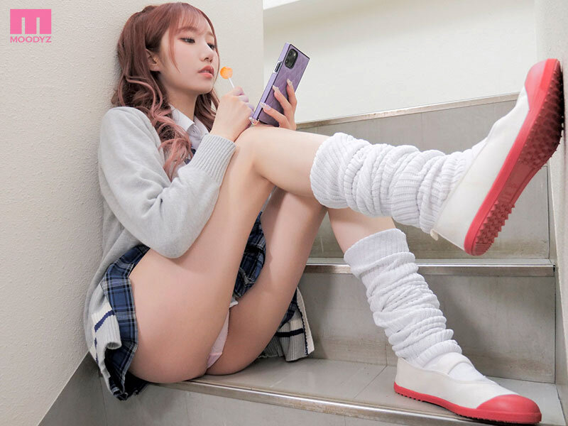 校則違反ミニスカJ系ギャルをスクワット説教！ またがり空気椅子で勃起チ〇ポを押し付けパンツ布越しブッ刺し突き上げ騎乗位で分からせてヤった！ 斎藤あみり - サンプル画像 - 1