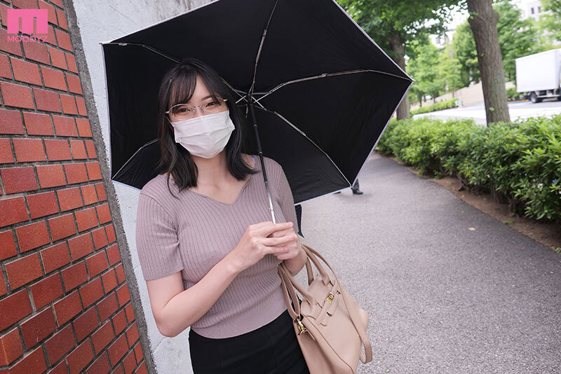練馬の真面目な事務職 OL さん。脱いだら凄い地味メガネ巨乳。推定 H カップ。経験人数 3 人。オナニーしない。 もちろん SEX は彼氏だけ。 都合の良いオンナが、ぶるぶるガン突かれ、絶倫チ○ポでイキ狂いデビュー。 さきさん。 - サンプル画像 - 3