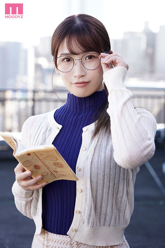 地味そうに見える文系女子がある日、ヤリサーの新歓コンパに来てしまった。見た目とは裏腹にお酒を飲むと物凄いケダモノ肉食で朝まで10発中出しマラ喰いスプラッシュ大乱交 美園和花 - サンプル画像 - 1