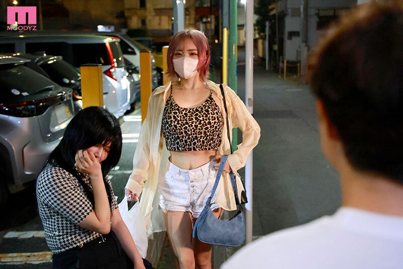朝起きたら隣に彼女と仲の悪いバイト先の巨乳ギャル。性格も体も彼女を上回り乙女なギャップの本気シラフSEXにハメ潮まみれで中出ししまくった。 春陽モカ - サンプル画像 - 1