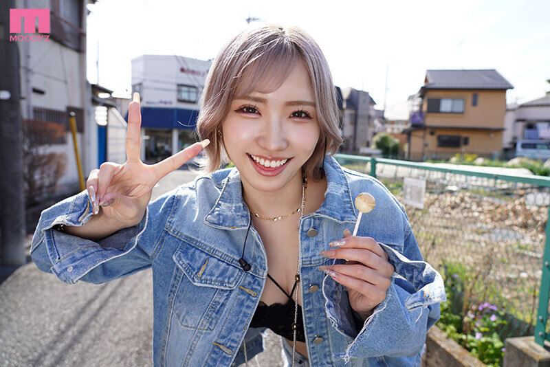 SEXが当たり前のド田舎に帰省したら有名ヤリマンギャルに成長した同級生と地元一のヤリマン先輩が集まって初めての中出しなのに何度も何度もザーメンぶっこ抜かれた思い出 春陽モカ AIKA - サンプル画像 - 1