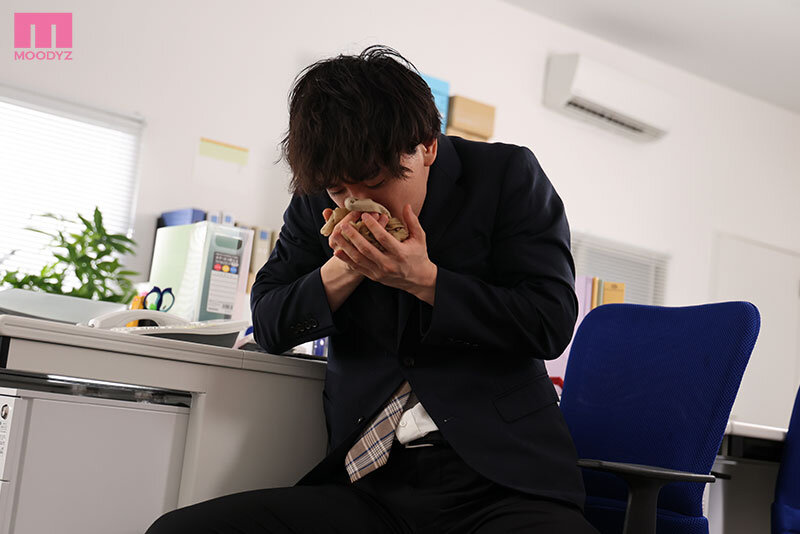 僕の性癖に刺さる美脚女上司のノーパン直穿きパンスト挑発に負け上から目線で痴女られ20発射精し絶賛ドはまり中 月野江すい - サンプル画像 - 1