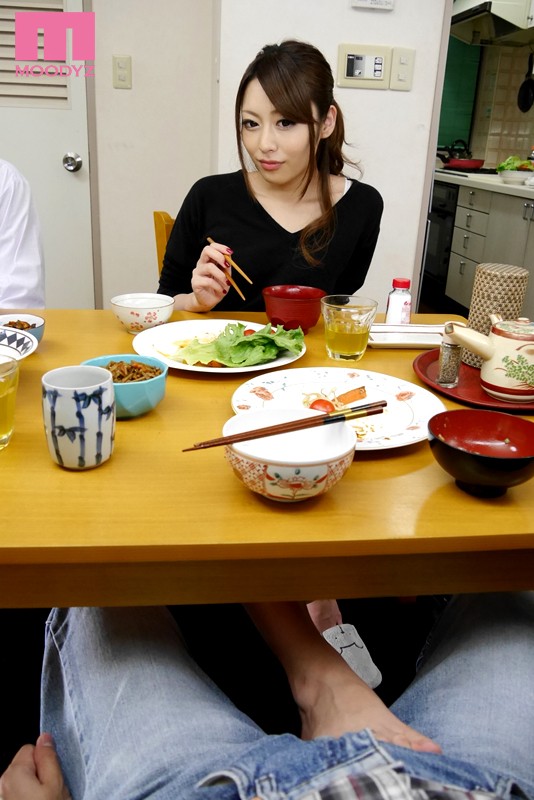 パンチラ誘惑お姉さん 桜井あゆ - サンプル画像 - 10