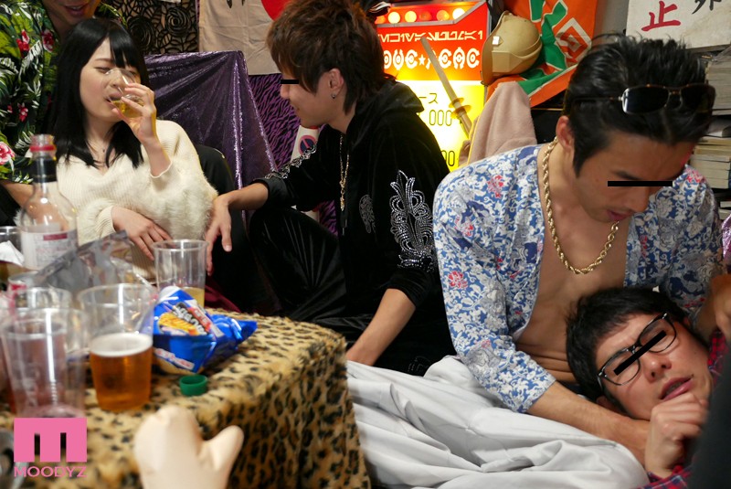 地元のDQN達に彼女を奪われて何も出来ない僕。 優梨まいな - サンプル画像 - 3