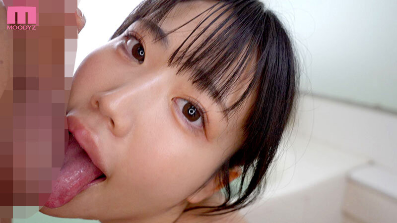 初めての中出し解禁！！中年オジサンの唾液欲しさに抱っこSEXして逃さずに何発も膣射！！ 桜ゆの - サンプル画像 - 3