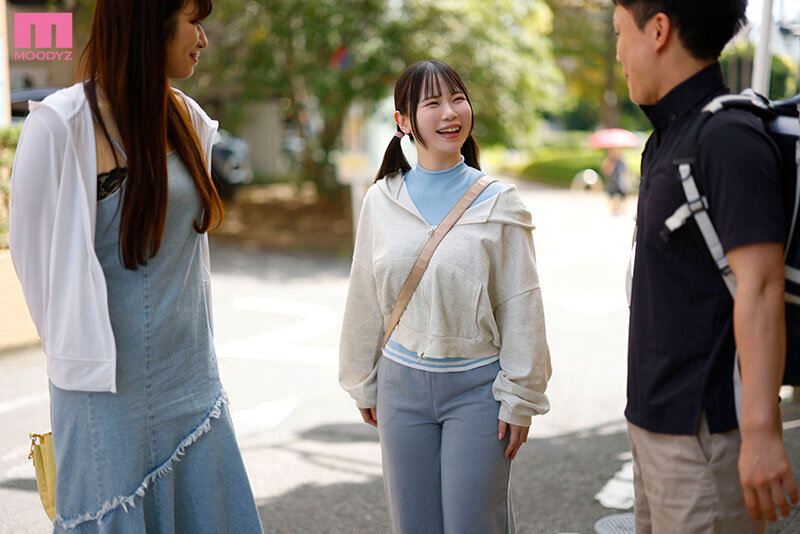 彼女の妹はグラドル爆乳Kカップ！乳首は絶対死守と見せかけて家の中では超隙だらけ！オッパイが大き過ぎて何度も無自覚ポロリ。 恋川こもも - サンプル画像 - 1