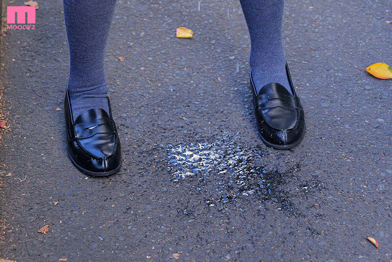 親友の彼女の悩みを聞くフリして媚薬漬けリモバイ調教とデカチン膣奥ピストンで沼らせるお漏らしザコま●こ開発NTR 川口桜 - サンプル画像 - 12