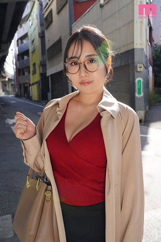 都合のイイ地味メガネ巨乳 いいなり後輩OLの卑猥ボディを乳首ビンビンになるまで揉みまくり ひぃひぃイキまくるまでヤリまくるだけのヤリ溜め週末密会 葉山みりあ - サンプル画像 - 1
